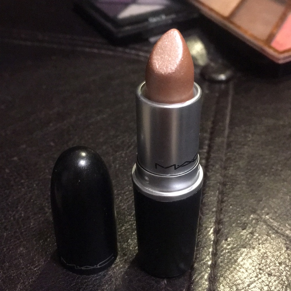 Mac Lipstick in All I Want